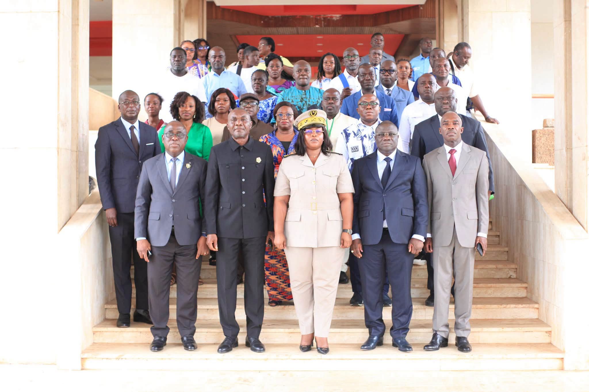 Le Fonds de Développement Touristique (FDT), en collaboration avec la Direction Générale des Impôts (DGI) et la Direction Générale du Trésor et de la Comptabilité Publique (DGTCP), a organisé, le 5 septembre 2026 à la Préfecture de Région de Yamoussoukro, une campagne de sensibilisation sur la Taxe de Développement Touristique (TDT).